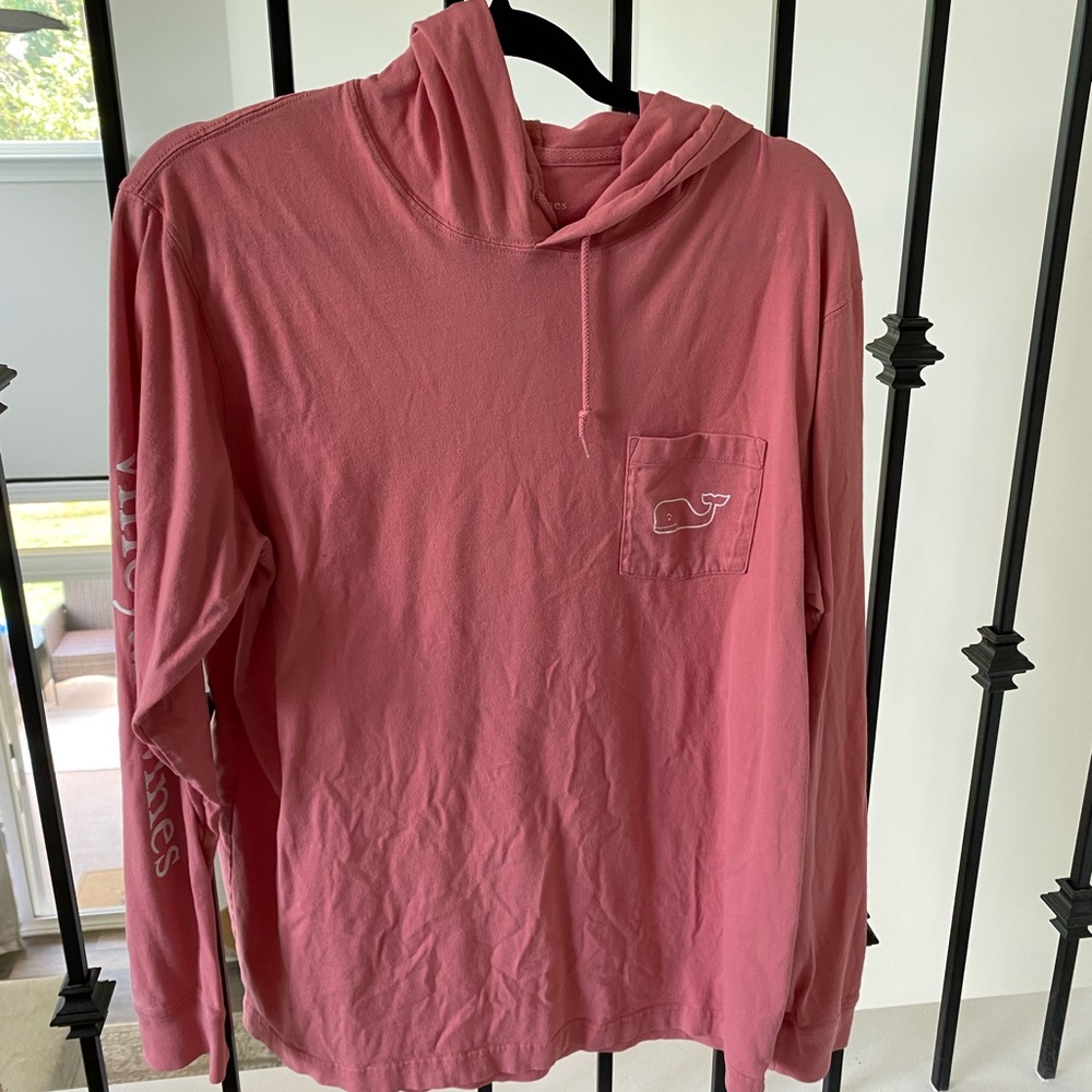 Vineyard Vines. Long sleeve shirt w/ hood